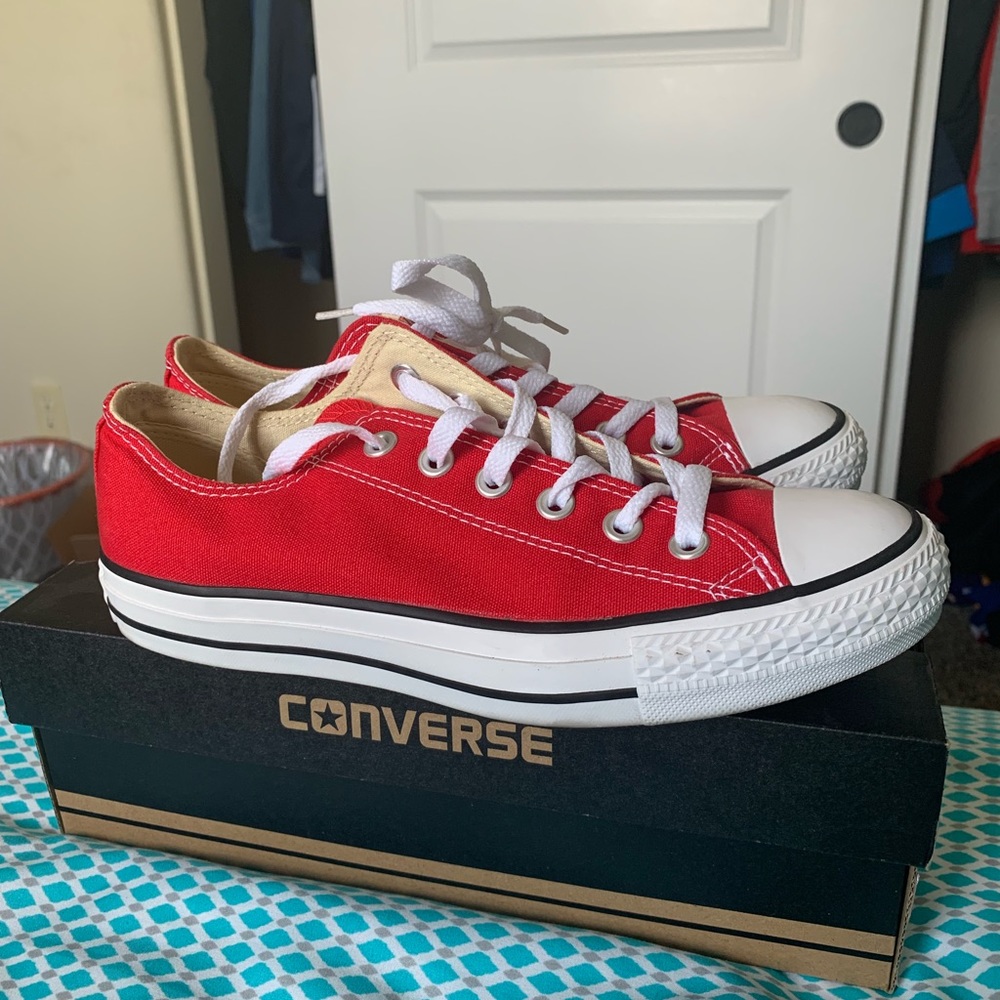 Red low converse